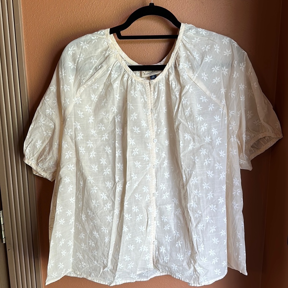 NWT universal thread blouse.